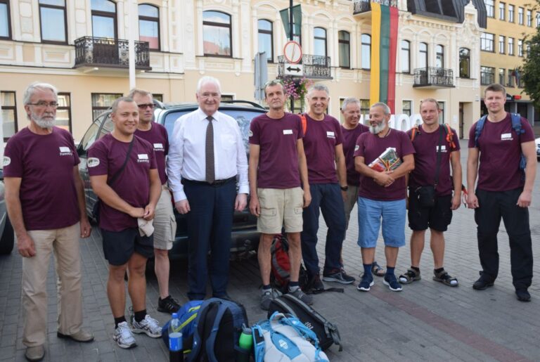 Laikinasis Panevėžio savivaldybės meras Aleksas Varna išlydėjo Panevėžio alpinistus į Kirgizijos Tian Šanio kalnus.