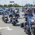 Karštis, muzika, odinės liemenės ir juodi motociklai – tokia nedalijama sąjunga šį savaitgalį kelia bangas Ekrano marių pakrantėje. Čia į tradicinį festivalį “Bike X Dream” susirinko šimtai baikerių. Ir nors jie skaičių nekenčia kaip ir nuobodulio, tai jau vienuoliktoji Panevėžio klubo “Iron X” šventė.