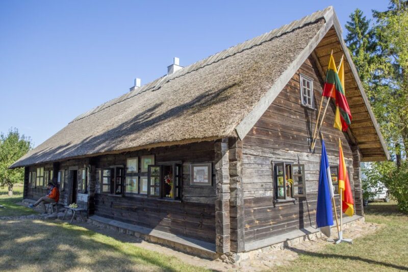 Iki pandemijos į Zaosę – Juozo Urbšio tėviškę – rinkdavosi poetai, atvažiuodavo ekskursijos, užsukdavo ir baikeriai. „SEKUNDĖS“ nuotr.