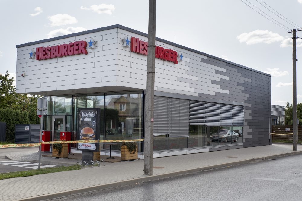 Ugniagesių sirenos trečiadienio rytą pažadino panevėžiečius, gyvenančius netoliese Smėlynės gatvėje veikiančios „Hesburger“ greitojo maisto užkandinės.