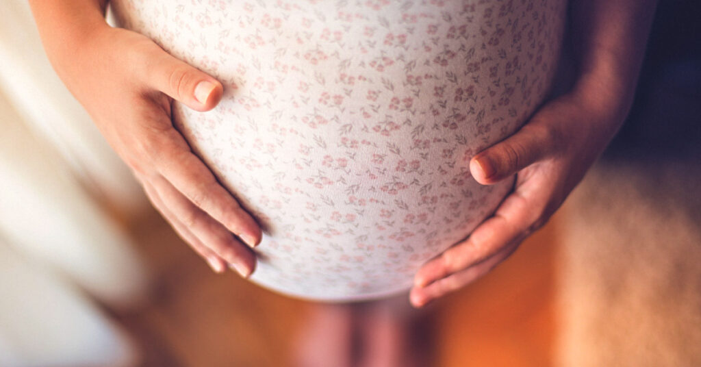 Sveikatos apsaugos ministras pasirašė įsakymą, kuriuo papildomas nėščiųjų, gimdyvių ir naujagimių priežiūros tvarkos aprašas, įtraukiant į jį daugiau reikalingų tyrimų.