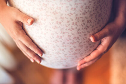 Sveikatos apsaugos ministras pasirašė įsakymą, kuriuo papildomas nėščiųjų, gimdyvių ir naujagimių priežiūros tvarkos aprašas, įtraukiant į jį daugiau reikalingų tyrimų.