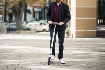 Trumpas stabtelėjimas šnektelėti su kaimynu panevėžiečius kainavo didelius nuostolius.