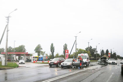Sekmadienio vakarą, apie 18.46 val., Ramygalos gatvėje susidūrus dviem automobiliams, nukentėjo vieno jų vairuotoja.