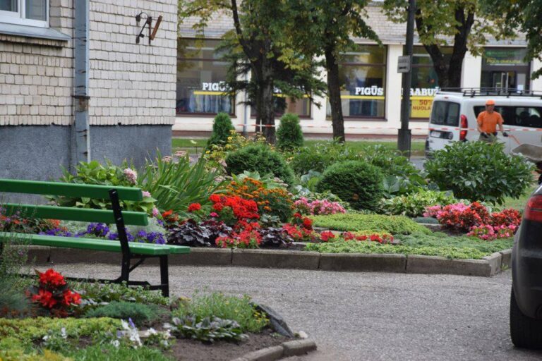 Panevėžio miesto savivaldybės administracijos direktoriaus Rimanto Paužos vadovaujama komisija išrinko tradicinio gražiausiai tvarkomos aplinkos konkurso nugalėtojus.