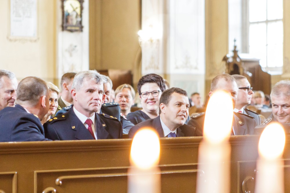 Panevėžio Kristaus Karaliaus katedros varpai skambėjo tiems, be kurių būtų neįsivaizduojama saugi kasdienybė. Čia padėkos raštais įvertintas gausus būrys angelų sargų – Panevėžio apskrities vyriausiojo policijos komisariato pareigūnų.