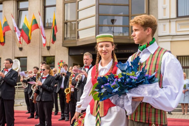Iš dangaus oro balionų ankstyvą rytą pasveikintas Panevėžys pradėjo švęsti savo 515-ąjį gimtadienį. Per tris savaitgalio dienas laukia gausybė renginių ir pramogų, skirtų tiek jaunimui, tiek vyresniems miesto gyventojams ir svečiams.