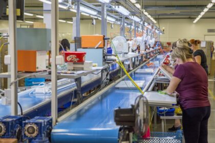 Norvegų „Otterlei group“ kompanijai priklausanti šildytuvų gamintoja, Panevėžyje veikianti UAB „Adax“ šiemet itin daug dėmesio skiria gamybai optimizuoti. Tai leidžia ne tik taupyti, bet ir lanksčiai reaguoti į rinkos situaciją.