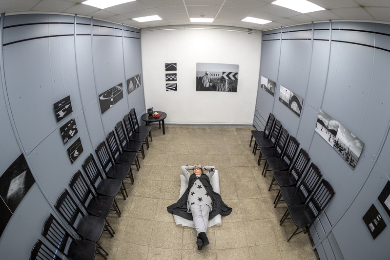 „Turiu savo matymą ir žinau, kur galiu rasti tai, ko man reikia“, – sako Marija Šileikaitė-Čičirkienė, kūryboje visada kliovusis ne kiekybe, o to, vienintelio, kadro paieškomis. V. PEČININO nuotr.