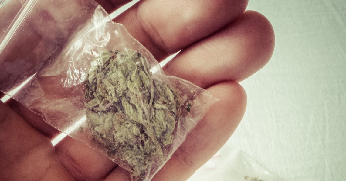 Policijos pareigūnams įkliuvęs kauštelėjęs panevėžietis atsidūrė areštinėje ne dėl padaugintų velnio lašų, bet gerokai rimtesnių problemų.