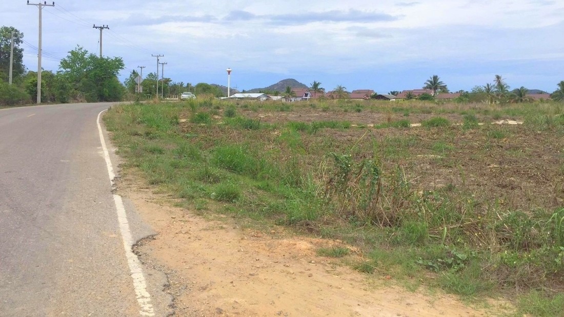 Ne vienas Panevėžio rajono gyventojas pastarąjį mėnesį patyrė šoką sužinojęs, kad turi žemės daugiau, nei galvojo, o sklypo po namu vertė išaugo iki sostinės kainų. Už galvos stveriasi ir Panevėžio rajono savivaldybės darbuotojai, išsiuntinėję laiškus su tokiomis „puikiomis“, bet klaidingomis žiniomis.