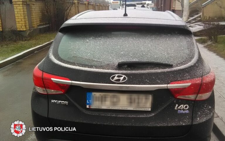 2018-11-24 9 val. Panevėžyje, Klaipėdos g., apgadintas automobilis „Hyundai i40“. Jį apgadinusio, pilkos spalvos automobilio vairuotojas iš eismo įvykio vietos pasitraukė.