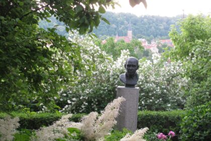 Šiemet panevėžiečių iniciatyva sukurtas dokumentinis filmas pasakoja apie garsųjį Lietuvos šimtmečio menininką kraštietį Juozą Zikarą.