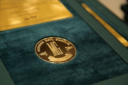 Vyriausybėje įteikti Lietuvos pramonininkų konfederacijos (LPK) rengiamo kasmečio konkurso „Lietuvos metų gaminys” apdovanojimai. Jiems buvo nominuotos 72 įmonės iš 15 šalies ūkio šakų. Tarp geriausiųjų – ir panevėžiečiai.