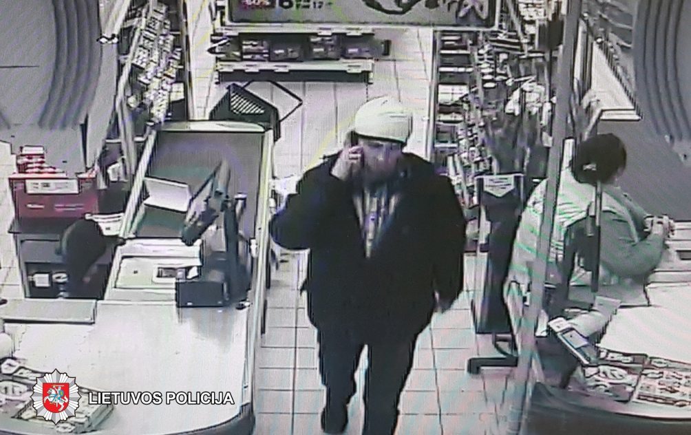 2018-12-17 15.46 val., Panevėžio r., Vaivadų k., Lėvens g., nenustatytas asmuo pavogė alkoholinių gėrimų. Nuostolis – 50,97 eurų.