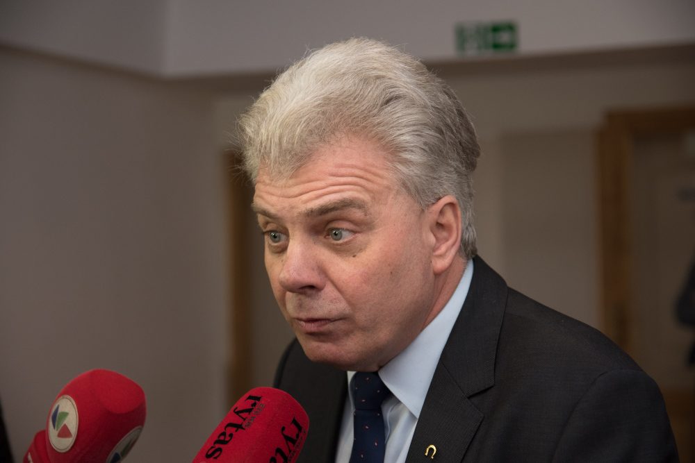 Panevėžio apygardos teismas penktadienį kaltu dėl piktnaudžiavimo tarnyba pripažino Utenos rajono merą Alvydą Katiną.