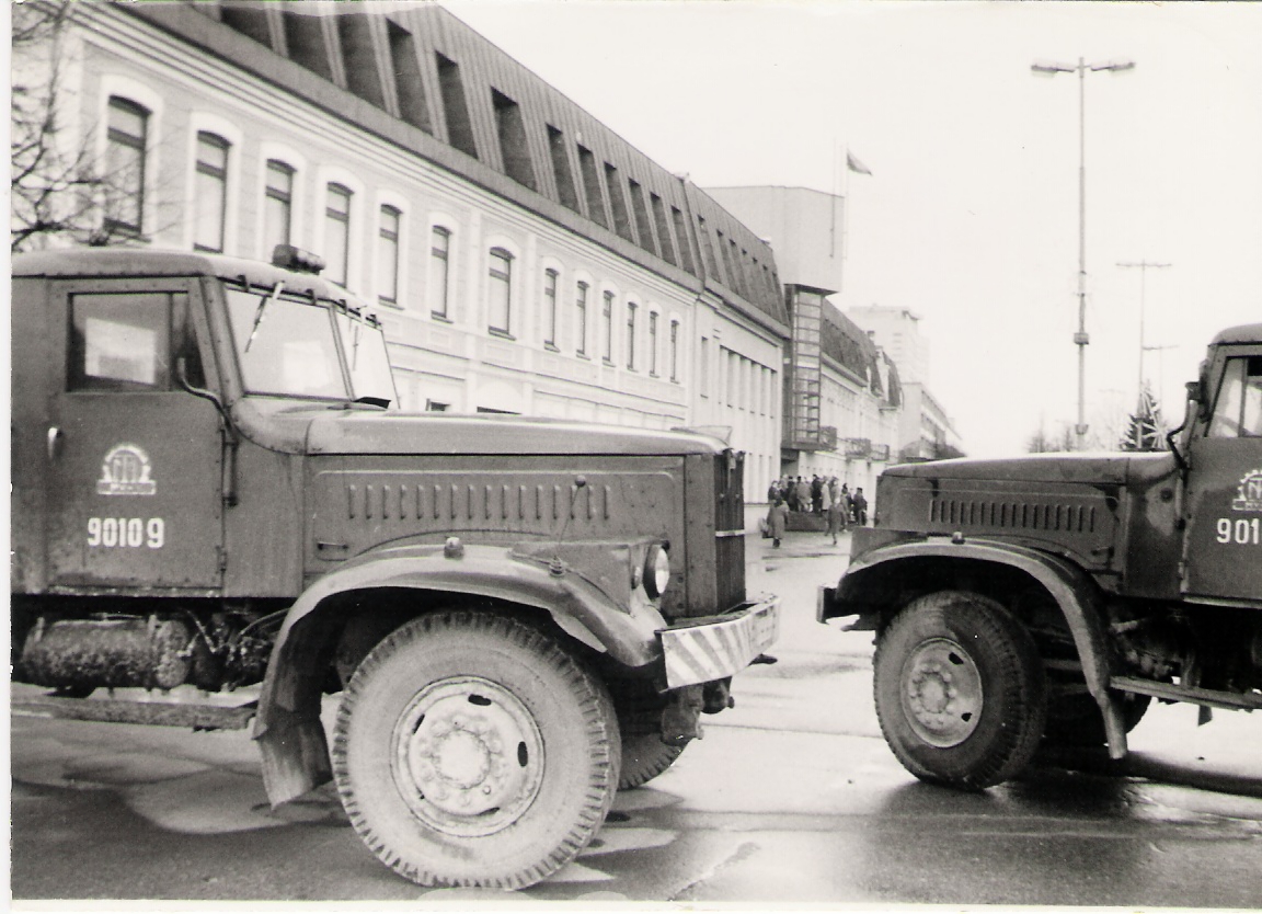 „Atmintis gyva, nes liudija“ – su tokia pilietine iniciatyva Lietuva mini Laisvės gynėjų dieną. Tų dienų liudininkams 1991-ųjų sausio įvykiai įsirėžę ne tik į atmintį – ir į širdį.