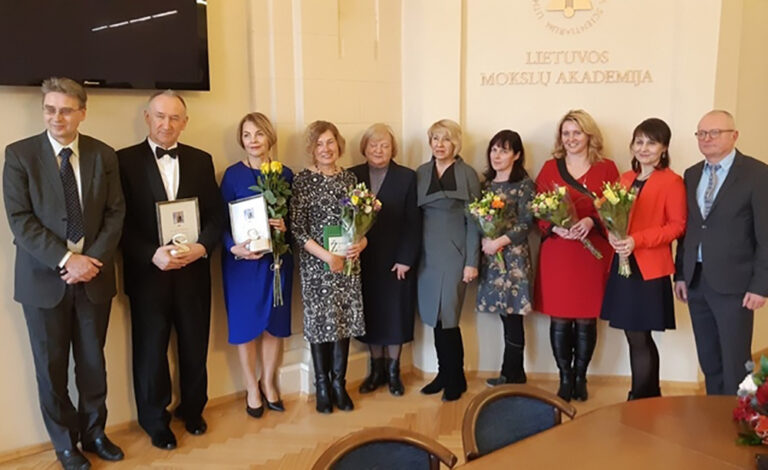 Valstybinė lietuvių kalbos komisija pagerbė ir apdovanojo lietuvių kalbos puoselėtojus. Tarp laureatų – Panevėžio rajono savivaldybės administracijos Švietimo, kultūros ir sporto skyriaus vyriausioji specialistė kalbos tvarkytoja Lietuvių kalbos draugijos Panevėžio skyriaus pirmininkė Birutė Goberienė – apdovanota už lietuvių kalbos puoselėjimą, šviečiamųjų kalbos ir kultūros renginių organizavimą, kalbos leidinių rengimą ir redagavimą.