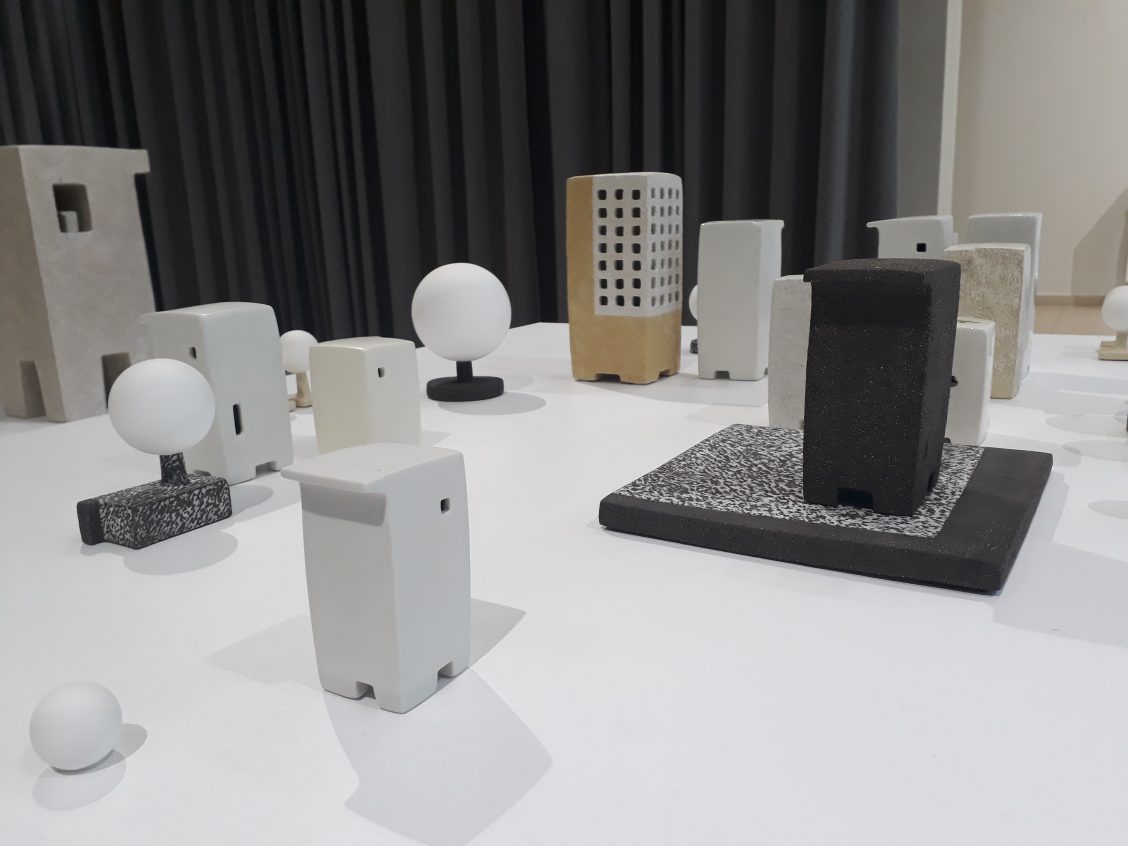 Lietuvos valstybės atkūrimo dienos proga Vasario 16-ąją, šeštadienį, 11–17 val., Panevėžio miesto dailės galerijos Keramikos paviljonas ir Fotografijos galerija lankytojus priiminės nemokamai.