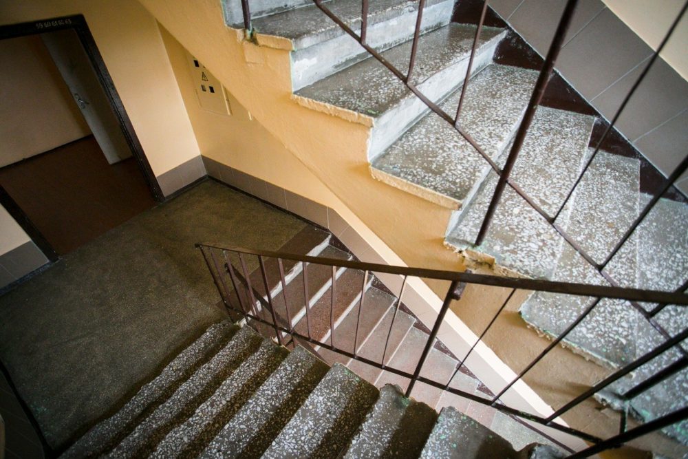 Dviejų kaimynų konfliktas vos nesibaigė tragedija.