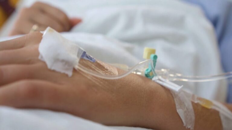 Lietuvoje mažėja sergančiųjų gripu ir peršalimo ligomis, septyniose savivaldybėse rekomenduojama atšaukti epidemiją, pirmadienį pranešė Nacionalinis visuomenės sveikatos centras.