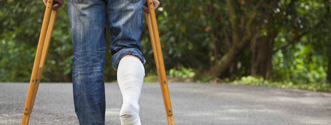 Dviejų pažįstamų konfliktas įsiliepsnojo tiek, kad vienas kitą gerokai aptalžė ramentu.