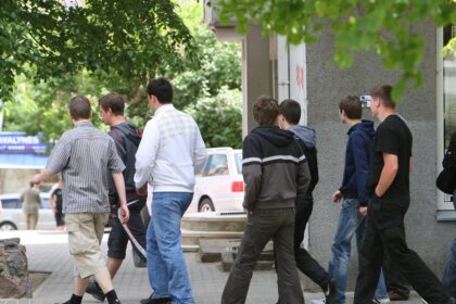 Panevėžio gatvėse, parkuose ir net patiltėse jau balandį gali pasirodyti aplinką stebinčių ir kažką užsirašinėjančių žmonių pora. Išsigąsti nereikėtų – tai svarbios misijos dalis.