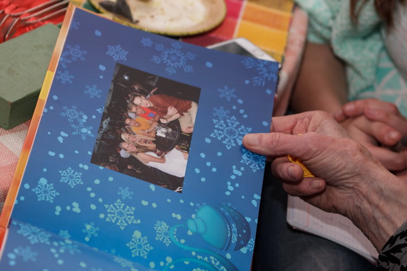 Ir sulaukusi garbaus amžiaus ponia Eleonora nenusėdi vietoje, jai įdomu keliauti, skaityti, ką naudingo nuveikti. M. GARUCKO nuotr.