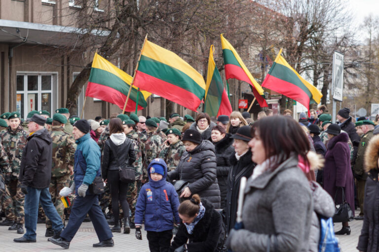 Dėl koronaviruso grėsmės sveikatos apsaugos ministras Aurelijus Veryga antradienį pasirašė rekomendaciją atšaukti arba nukelti visus masinius renginius.