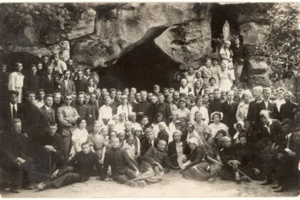 Prieš daugiau nei septynias dešimtis metų kovo viduryje 46-i lietuvių inteligentai pateko į pragarą žemėje – Štuthofo koncentracijos stovyklą. Tarp jų buvo ir iš Panevėžio krašto kilusių žmonių. Vienas tokių – kunigas Alfonsas Lipniūnas, kurio vardu Panevėžyje dabar pavadinta progimnazija.