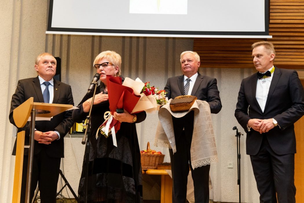 Šiandien Lietuvos Respublikos Vyriausybėje išdalinti apdovanojimai geriausius eksporto rodiklius praėjusiais metais pasiekusioms įmonėms. Apdovanojimai įteikti ir Panevėžio prekybos, pramonės ir amatų rūmų nariams.