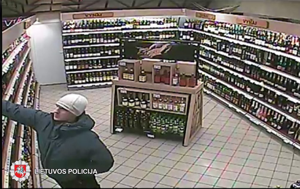 2019-03-08 16.33 val. Panevėžyje, Aukštaičių g., nenustatytas asmuo pavogė alkoholinių gėrimų. Nuostolis – 25,95 eurai.