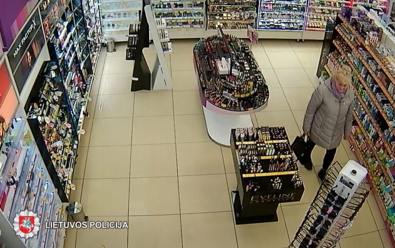 2019-04-01 12.30 val. Panevėžyje, Klaipėdos g., iš kosmetikos parduotuvės nenustatyta moteris pavogė nagų priežiūros priemonę „Evelite 8 in1“. Nuostolis – 3,99 eurai.