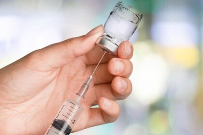 Vilniaus universiteto ligoninės Santaros klinikų Infekcinių ligų centro Priėmimo-skubiosios pagalbos skyriaus vedėjas Linas Svetikas tikisi, kad tymų protrūkis taps postūmiu visuomenei suvokti, kad nuo infekcijų patikimai apsaugo tik vakcinacija.