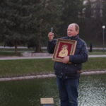 Didžiojo penktadienio vakarą Kryžiaus kelio eisena Senvagėje rengiama nuo 2015-ųjų. M. GARUCKO nuotr.