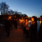 Didžiojo penktadienio vakarą Kryžiaus kelio eisena Senvagėje rengiama nuo 2015-ųjų. M. GARUCKO nuotr.