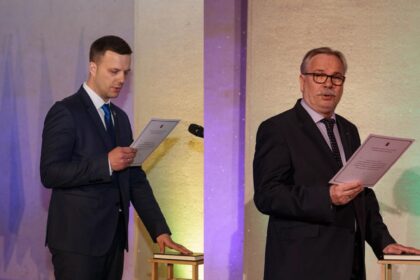 Trečiadienį į pirmąjį tarybos posėdį susirinkę Panevėžio miesto savivaldybės tarybos nariai vicemerais paskyrė Lietuvos valstiečių ir žaliųjų sąjungos atstovą Deividą Labanavičių ir Liberalų sąjūdžio atstovą Valdemarą Jakštą.