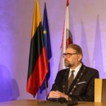 Panevėžio apylinkės teismas iš dalies tenkino prokuratūros prašymą ir nušalino įtariamąjį Rytį Mykolą Račkauską nuo Panevėžio miesto mero pareigų 1 mėnesiui (nuo sausio 20 d. iki vasario 20 d.).