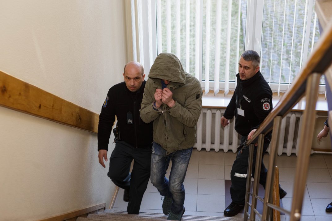 Panevėžio apygardos teisme atversta didžiulį ažiotažą sukėlusi byla, kurioje jau devynis kartus teistas 35-erių panevėžietis kaltinamas kraupiu draugės nužudymu.