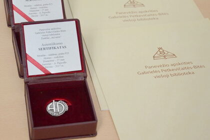 Trečius metus iškilmingai pagerbiami nominacijos „Ad astra“ laureatai už rašytojos G. Petkevičaitės-Bitės dvasios ir priesaikų vykdymą. Šįmet Panevėžio regiono mokyklų bibliotekų (išskyrus aukštąsias) kategorijoje laureate tapo Panevėžio rajono Naujamiesčio gimnazijos bibliotekininkė Laura Šinkūnienė.