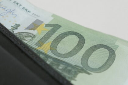 Tariamai nuomoti būstą siūlantys sukčiai prašo pervesti pinigus ir pradingsta.