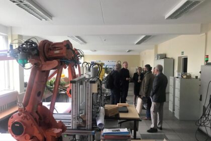 Gegužės 13–15 d. Panevėžyje viešėjo Šiaurės Danijos universitetinio koledžo delegacija. Vizito tikslas – aptarti bendradarbiavimo galimybes su Mechatronikos centro mokslininkų komanda.