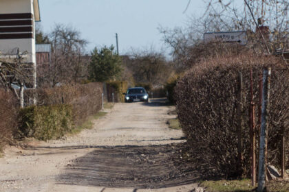 Seimas linksta savivaldybėms perduoti rūpintis sodų bendrijų keliais, geriamojo vandens bei nuotekų infrastruktūra.