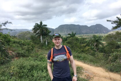 „Give me cuc (duok man kuką)“, – žodžiai, kuriuos turistas Kuboje išgirs tūkstančius kartų. Ir daugybę kartų jam akį merks vietinė gražuolė, už 100 kukų žadėdama parodyti kubietišką rojų komunizmo tvirtovėje.