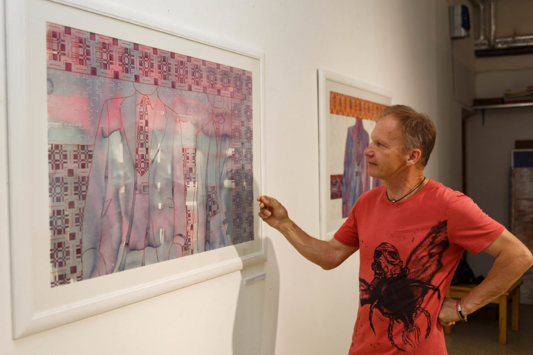 „Iš vieno būvio į kitą, kitas dimensijas, suvokimą: meninį, pasaulio, žmogaus ir savo brandos“, – į čia veržiasi žymus Panevėžio menininkas Girmantas Rudokas, „Galerijoje XX“ pristatęs autorinę parodą „Proveržis“.