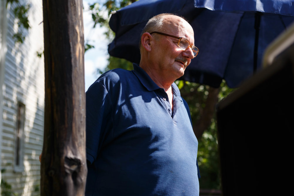 Beveik kiekviename Panevėžio kultūros renginyje pro videokameros objektyvą žvelgiantis kino režisierius, operatorius Jonas Čergelis savo ypatingą vardą paveldėjo iš senelio ir tėvo. Tik pačiam šią gražią tradiciją teko nutraukti, bet jei menininkui būtų gimęs sūnus, jo Joninės šiandien tikrai skambėtų keturgubai garsiau.