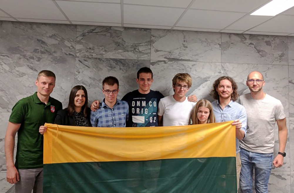 Liepos 14–21 dienomis Segede, Vengrijoje, vyko 30-oji Tarptautinė biologijos olimpiada, kurioje Lietuvos komanda pelnė aukso, 2 bronzos medalius bei pagyrimo raštą.