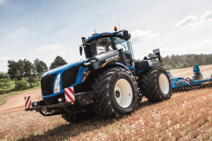 Didžiulius nuostolius skaičiuoja Panevėžio rajono gyventoja, po nakties aptikusi apiplėštus traktorius.