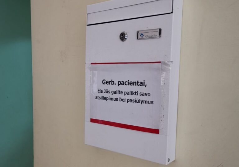 Geras žodis saldesnis ir už šokoladą, bet lietuviai vis dar labiau renkasi pastarąjį eidami pas medikus. Korupcijos prevencijos akciją neseniai vykdžiusios Panevėžio miesto medicinos įstaigos pasiūlė vietoje kyšio parašyti sveikinimą gydytojui – rezultatai nustebino.