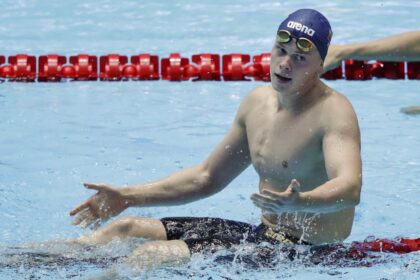 Pietų Korėjoje vykstančiame planetos plaukimo čempionate 200 m plaukimo laisvu stiliumi rungties finale panevėžietis Danas Rapšys finišavo pirmas, tačiau teisėjų sprendimu jis buvo diskvalifikuotas.